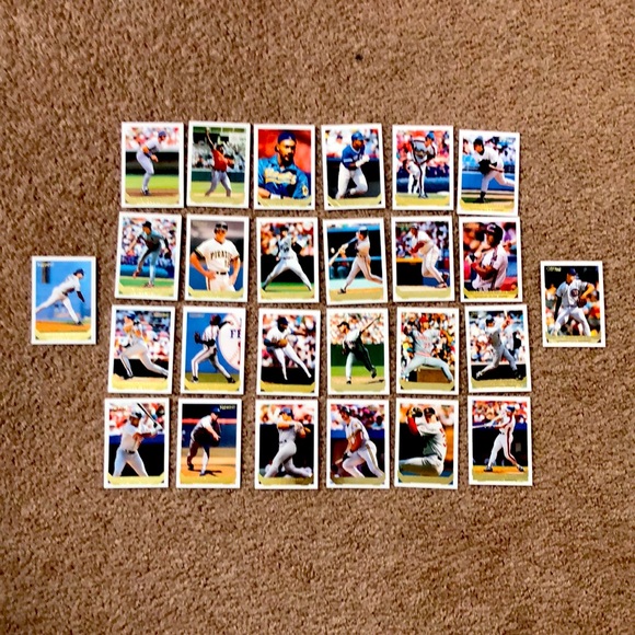 Other - Set of 26 1993 toppsgold mlb cards